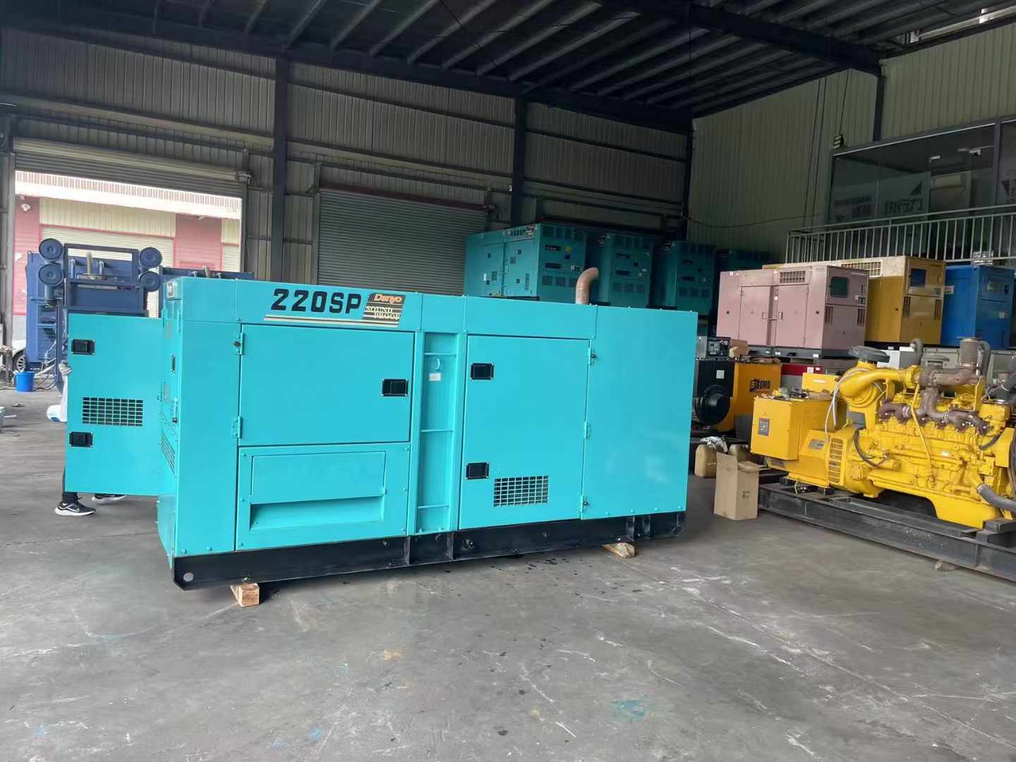 米林800kW 柴油发电机的输出电流波动范围是多少？