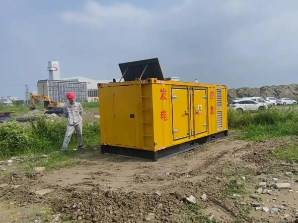 米林200KW柴油发电机机组每小时的油耗量受哪些因素影响？