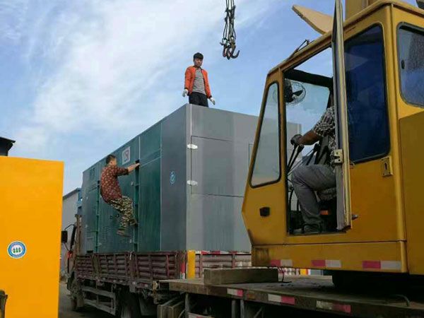 米林更换水冷式机油散热器密封件的操作流程是怎样的？